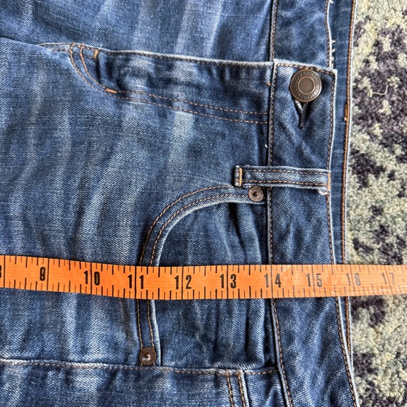 American Eagle Outfitters Y2K Denim Faded Medium Wash Bermuda Shorts Size 4 - Picture 7 of 8